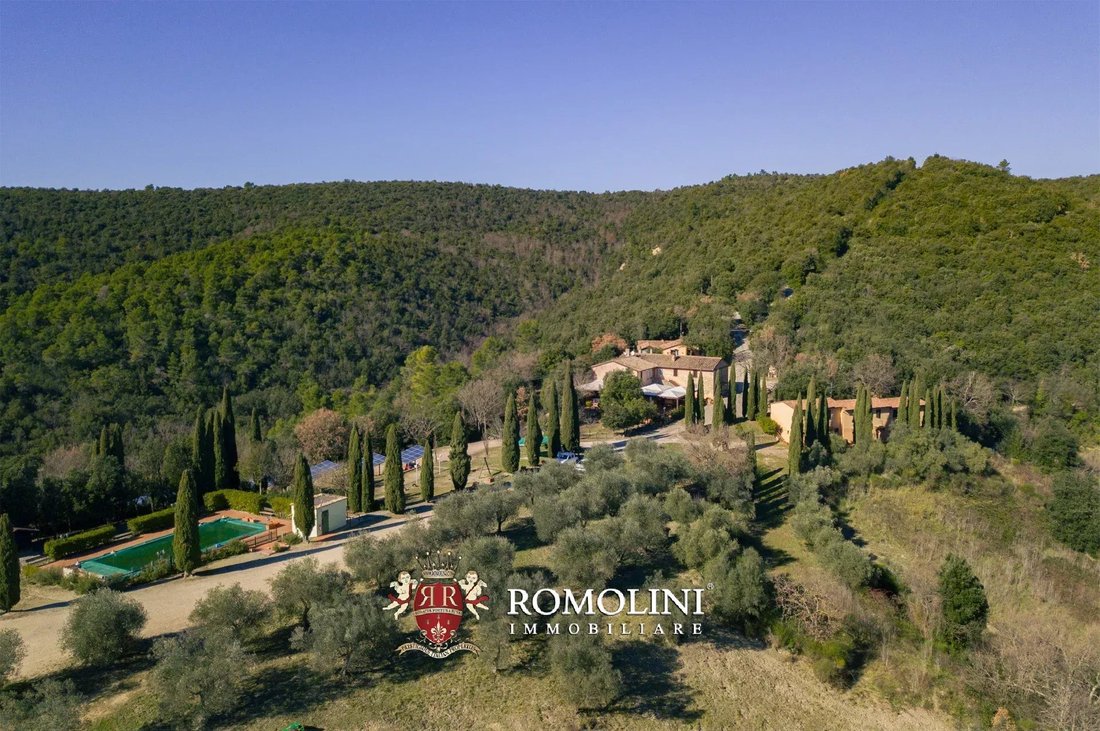 Estate in Bettona, Umbria, Italy 1 - 15665943