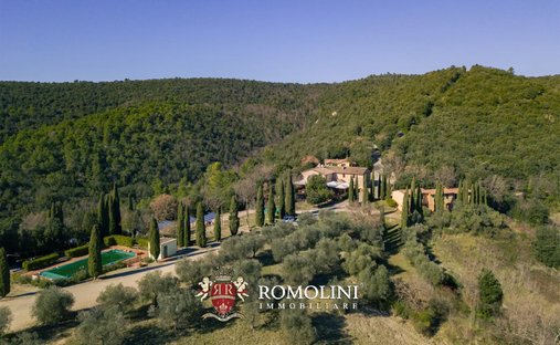 Estate in Bettona, Umbria, Italy 1