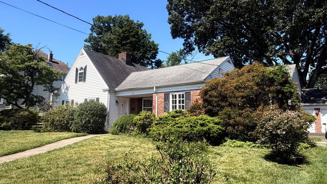 House in Maywood, New Jersey, United States 5 - 18283232