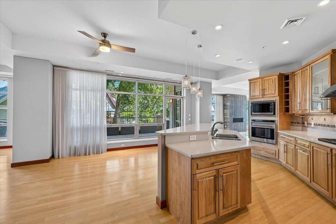 Condo in Madison, Wisconsin, United States 4 - 18284413