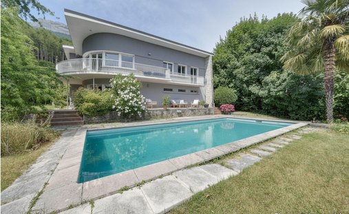 House in Corenc, Auvergne-Rhône-Alpes, France 1