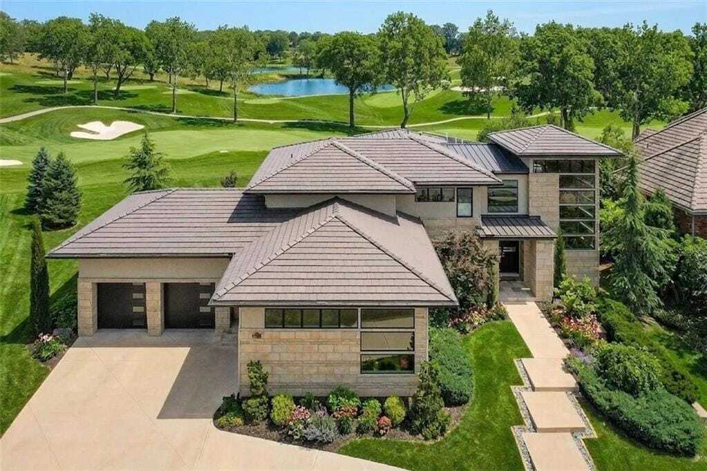 House in Parkville, Missouri, United States 1 - 18296276