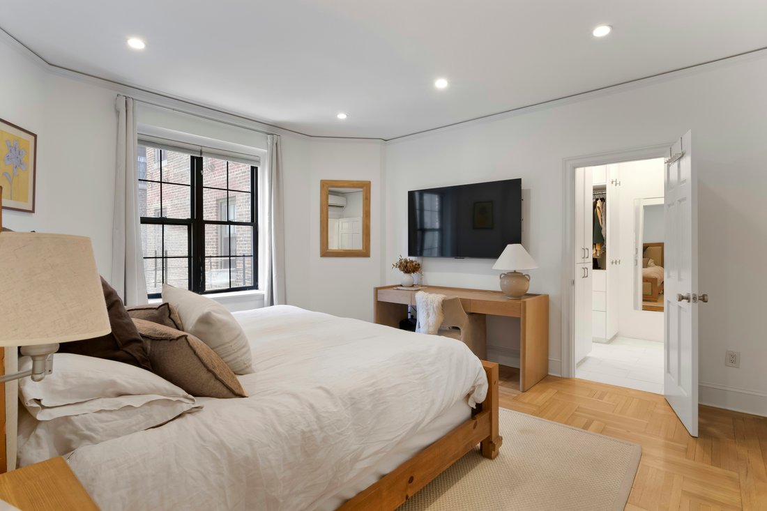 Co Op in New York, New York, United States 5 - 18273448