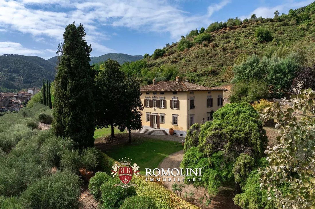 Villa in Historic Center, Lucca, Tuscany 2 - 15665663
