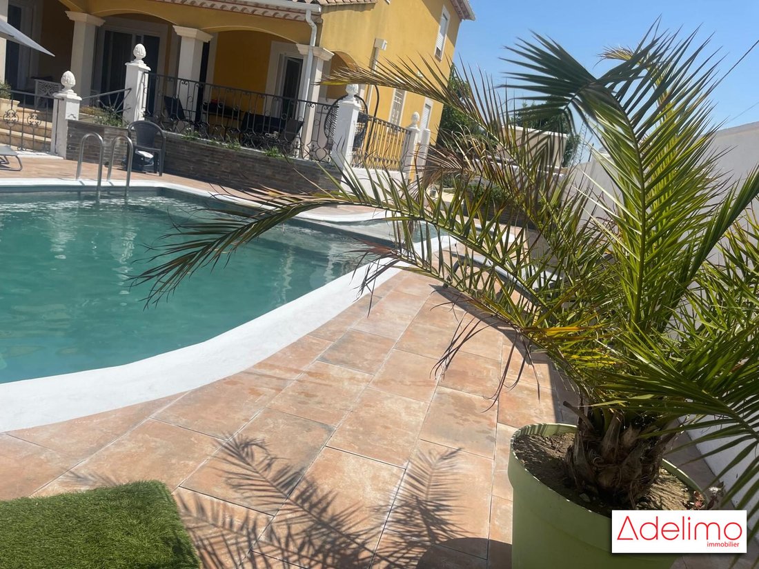 Villa in Centre Ville, Milhaud, France 1 - 16850424