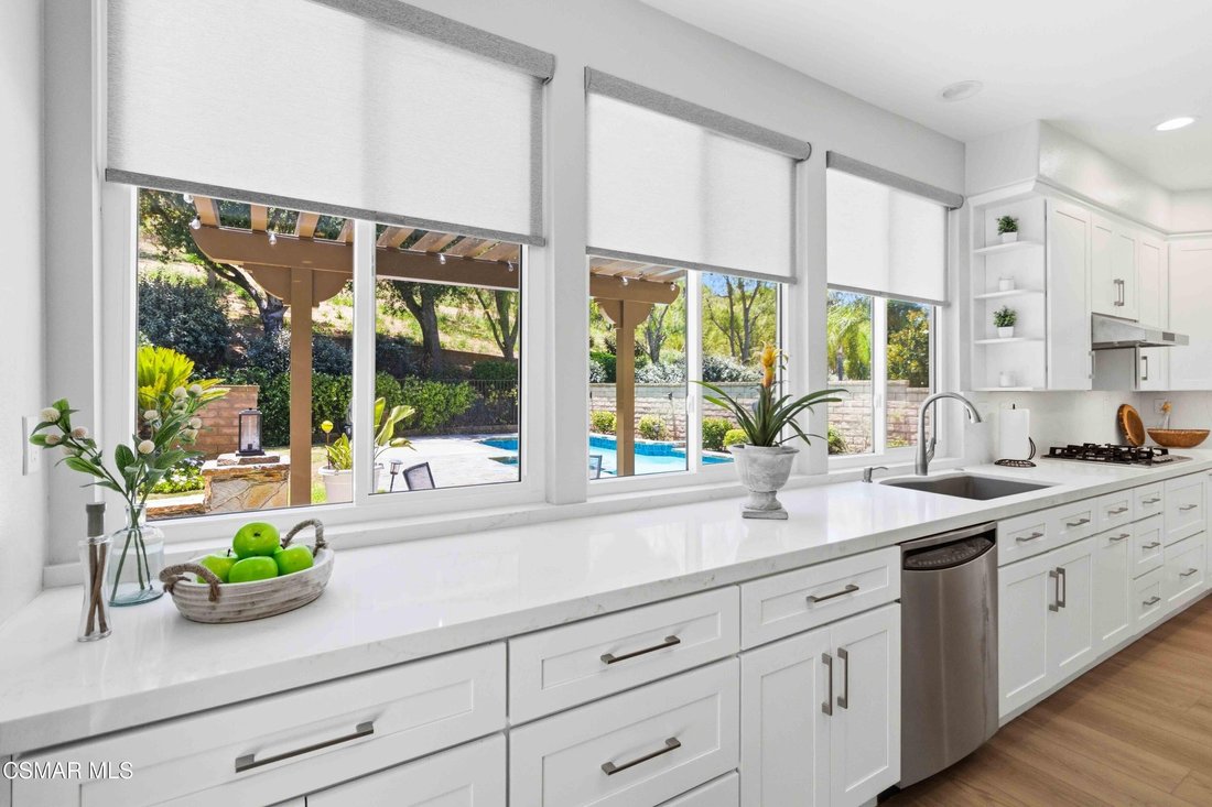 House in Oak Park, California, United States 3 - 18293061