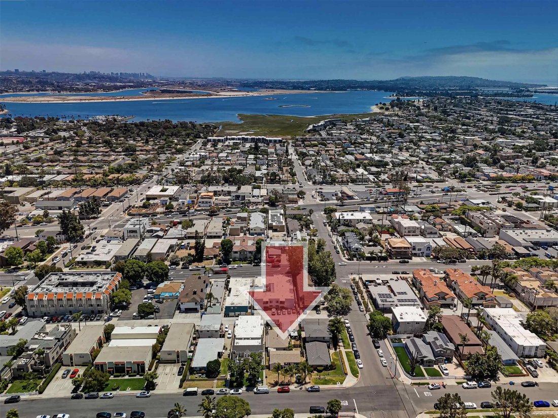 San Diego, California, United States 1 - 18286275