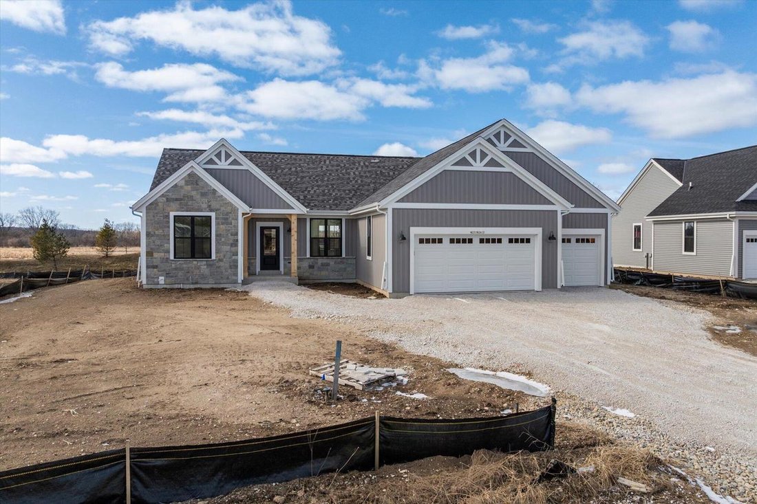 House in Pewaukee, Wisconsin, United States 1 - 18284402