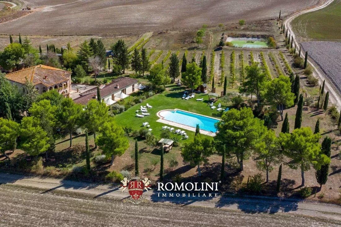 Villa in Monteroni d'Arbia, Tuscany, Italy 2 - 15664778