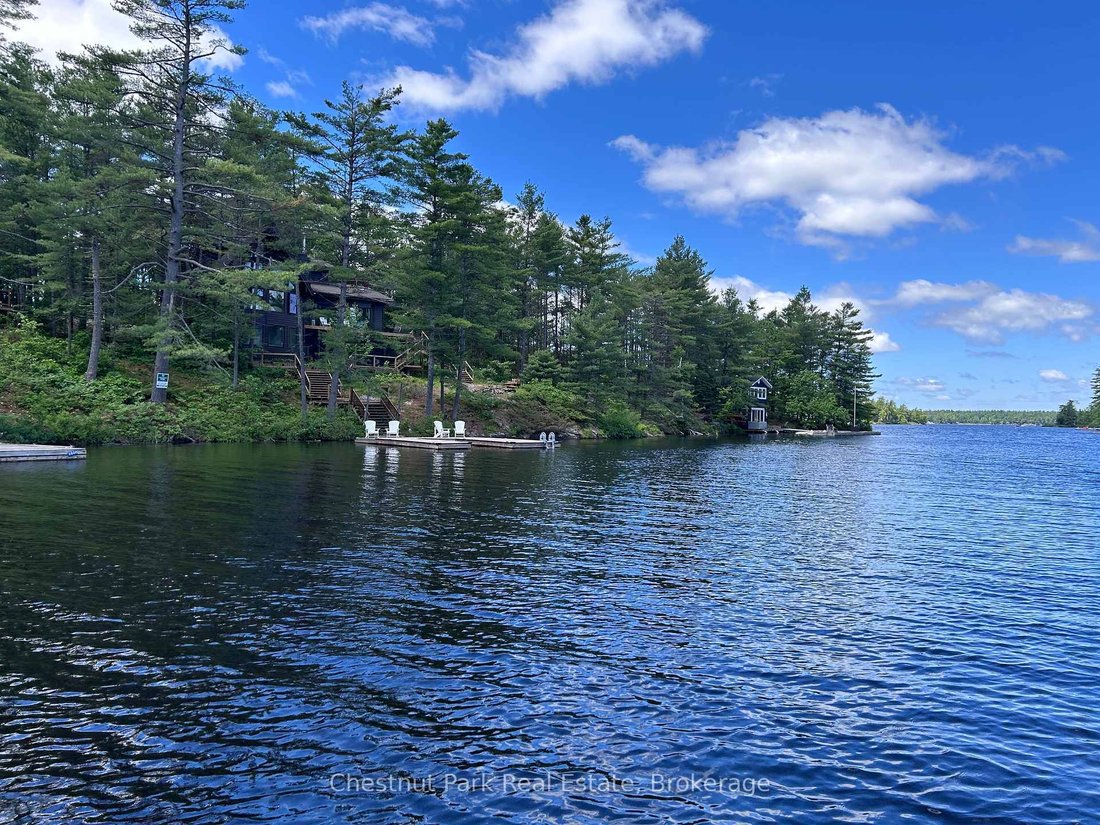 House in Gravenhurst, Ontario, Canada 2 - 18209374