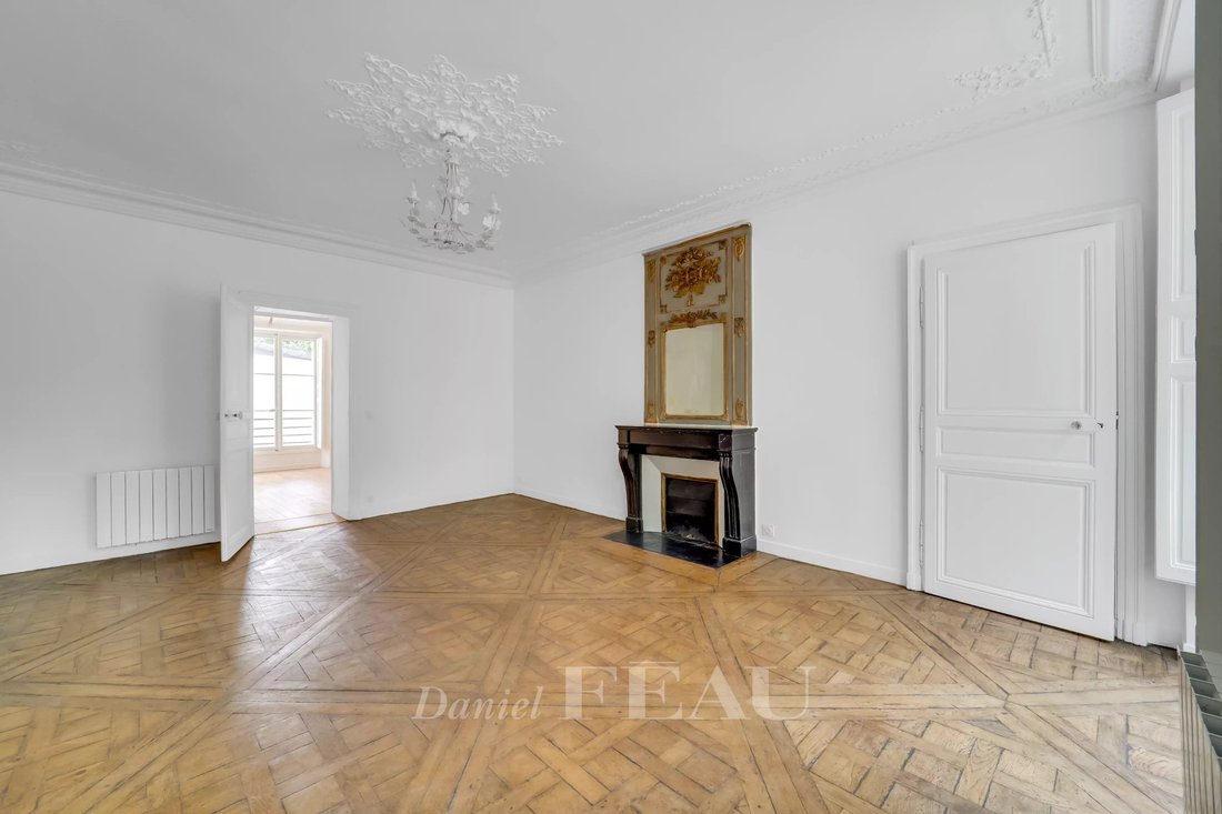 Apartment in Notre Dame, Versailles, France 3 - 18291245