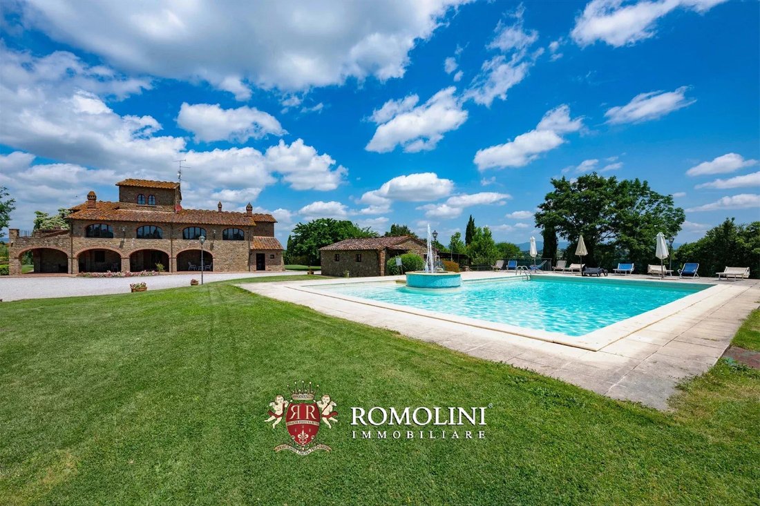 Villa in Lucignano, Tuscany, Italy 2 - 15665300