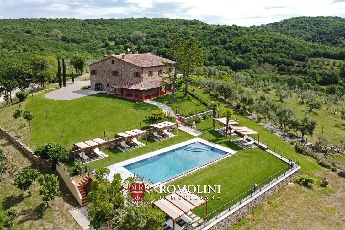 Villa in Civitella In Val di Chiana, Tuscany, Italy 1 - 15665268