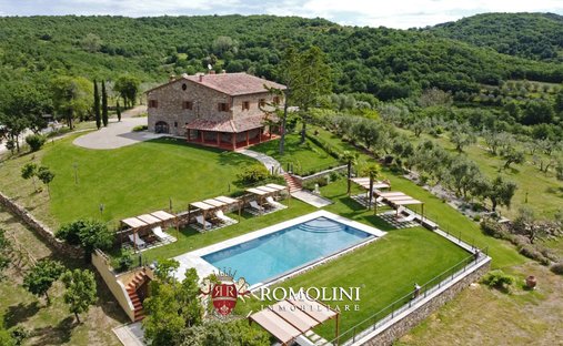 Villa in Civitella In Val di Chiana, Tuscany, Italy 1