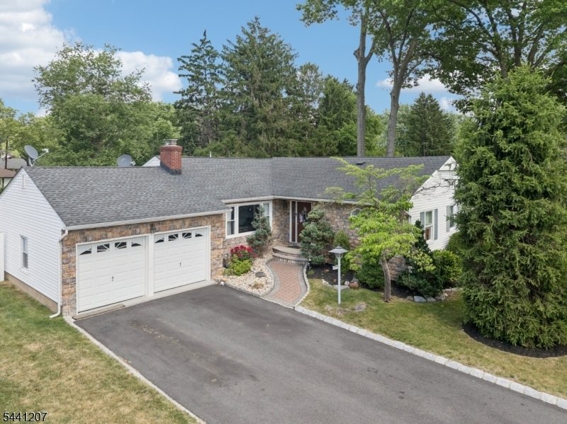 House in Mountainside, New Jersey, United States 2 - 18281474