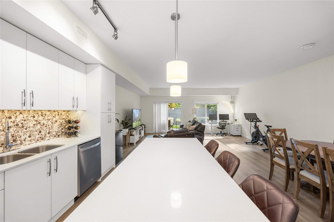 House in Kelowna, British Columbia, Canada 5 - 18289207