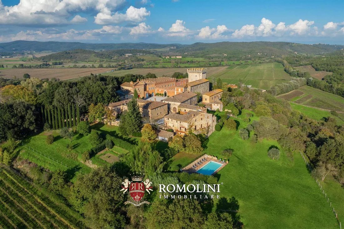Castle in Rapolano Terme, Tuscany, Italy 1 - 15663441