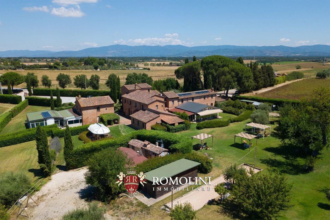 Castiglione del Lago, Umbria, Italy 4 - 15665941