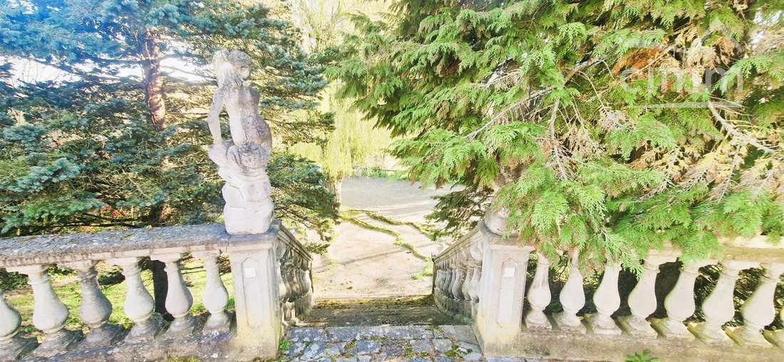 Estate in Les Abrets, Les Abrets en Dauphiné, France 5 - 18286868