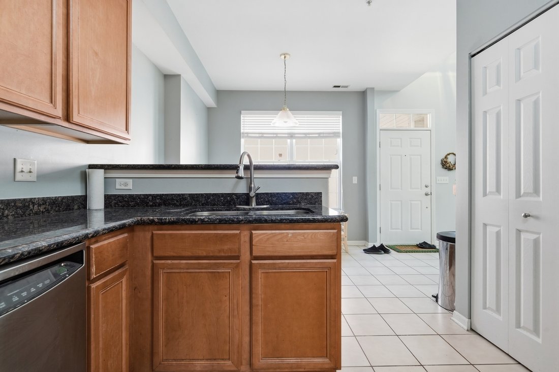 Condo in Northbrook, Illinois, United States 5 - 18280808