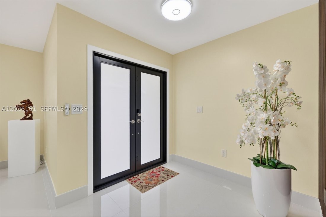 House in Miami, Florida, United States 3 - 18026035
