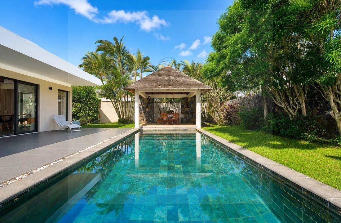 Villa in Grand Baie, Rivière du Rempart District, Mauritius 2 - 18294701
