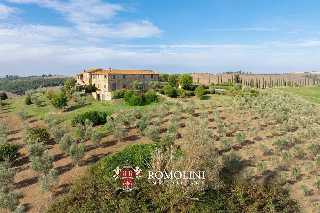 Villa in Asciano, Tuscany, Italy 4 - 15665913