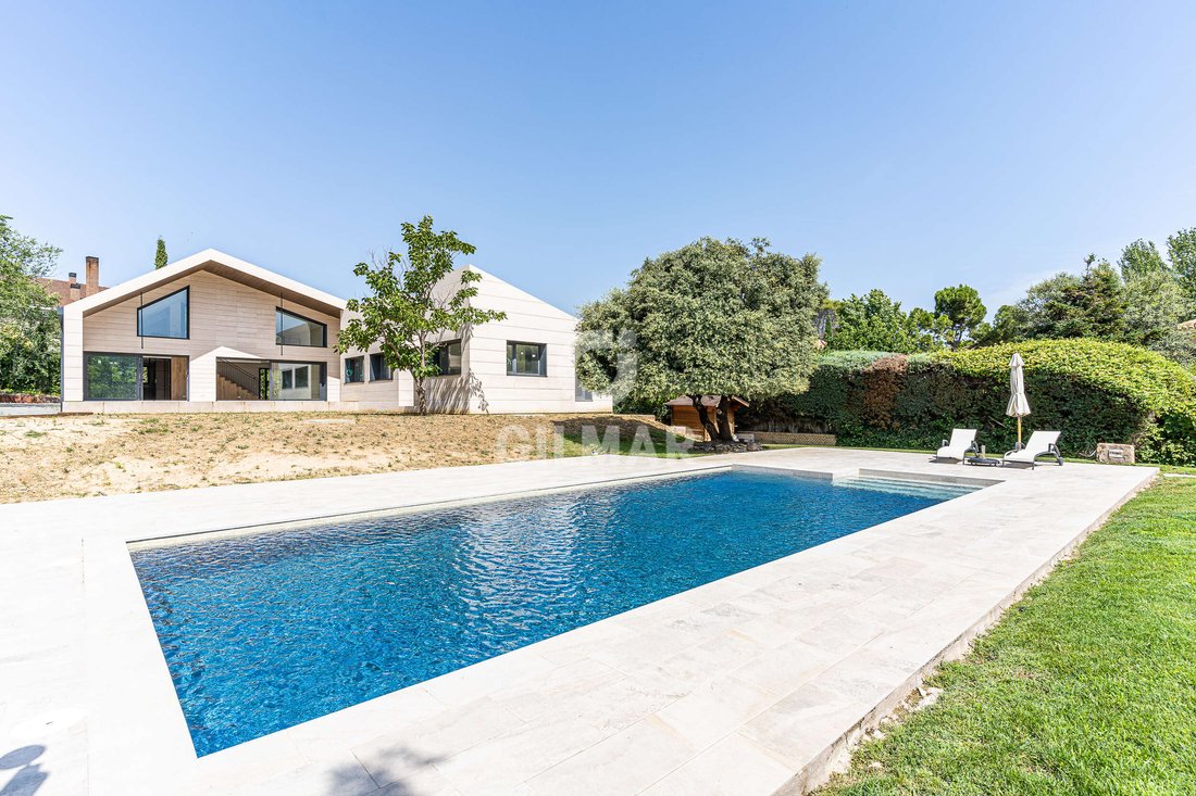 Villa in Somosaguas, Pozuelo de Alarcon, Comunidad de Madrid 4 - 18260422