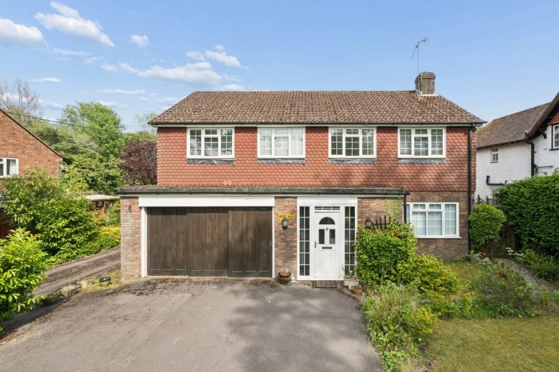 House in Farnham Common, England 2 - 18283961