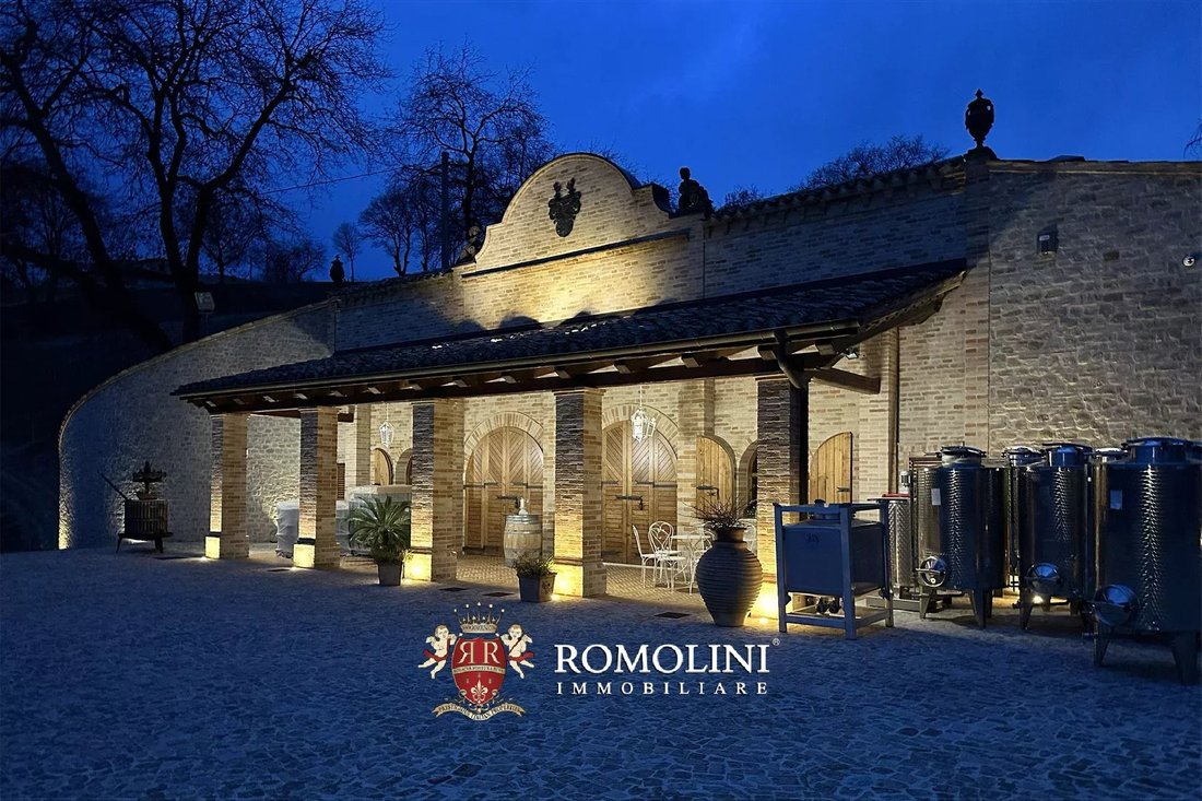 Farm Ranch in Monte Rinaldo, Marche, Italy 1 - 15663479