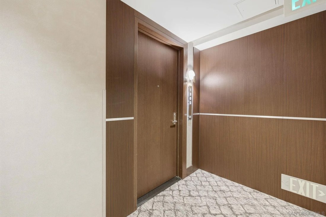Condo in San Diego, California, United States 4 - 18286384