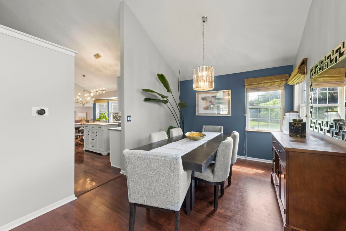 House in Aurora, Illinois, United States 5 - 18285821