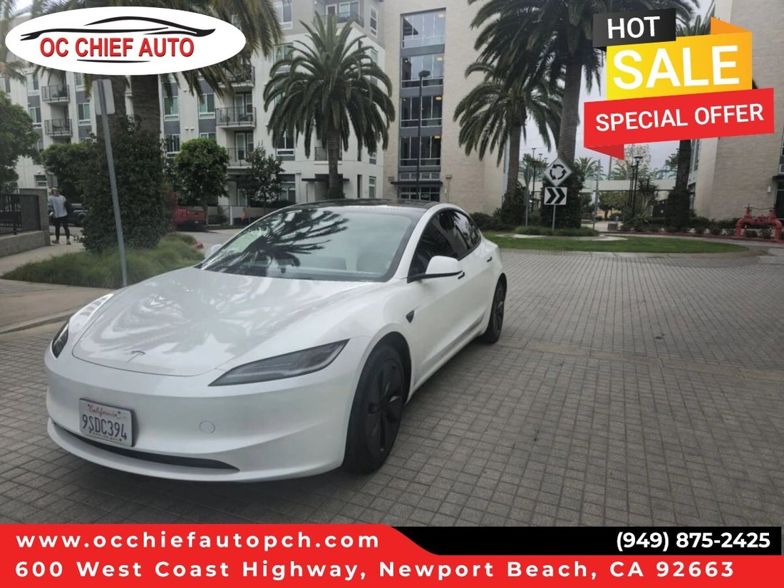 Sedan in Newport Beach, CA, United States 1 - 18293954