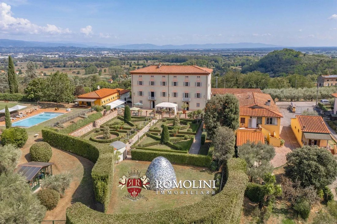 Villa in Historic Center, Lucca, Tuscany 4 - 15665909