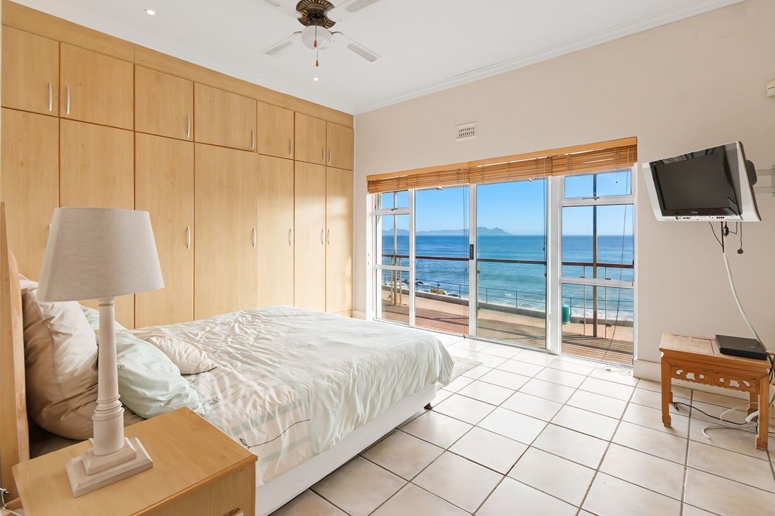 Casa a Gordons Bay Central, Helderberg, Città del Capo 3 - 18290868