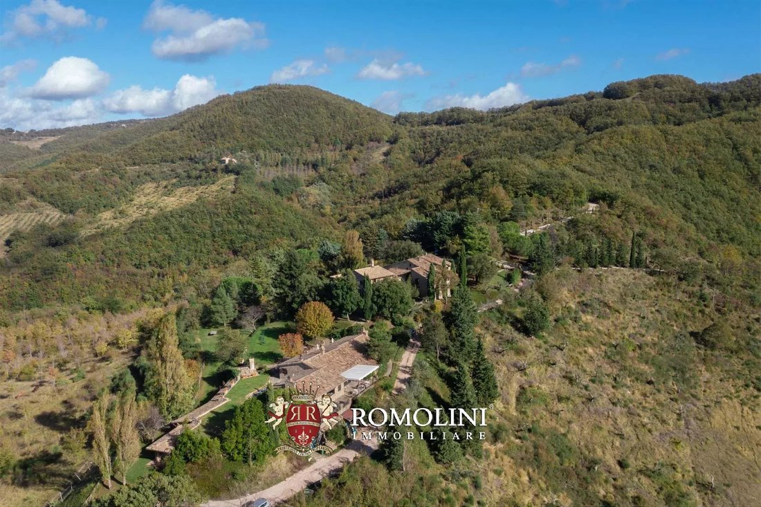 Estate in Assisi, Umbria, Italy 3 - 15665234
