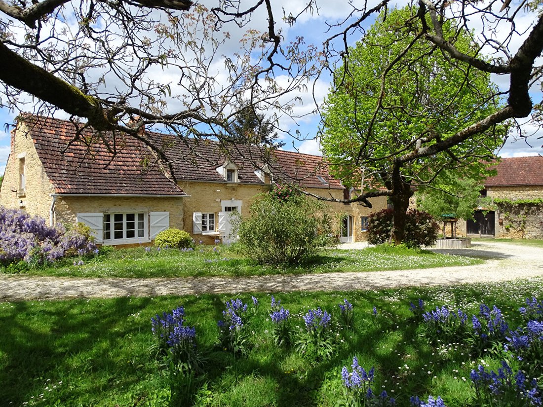 Villa in Saint-Genies, Nouvelle-Aquitaine, France 1 - 18286947