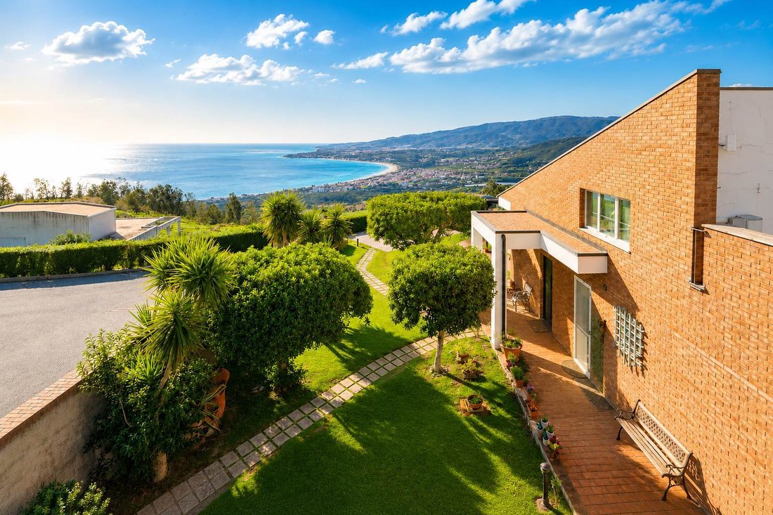 Villa in Staletti, Calabria, Italy 2 - 18295844