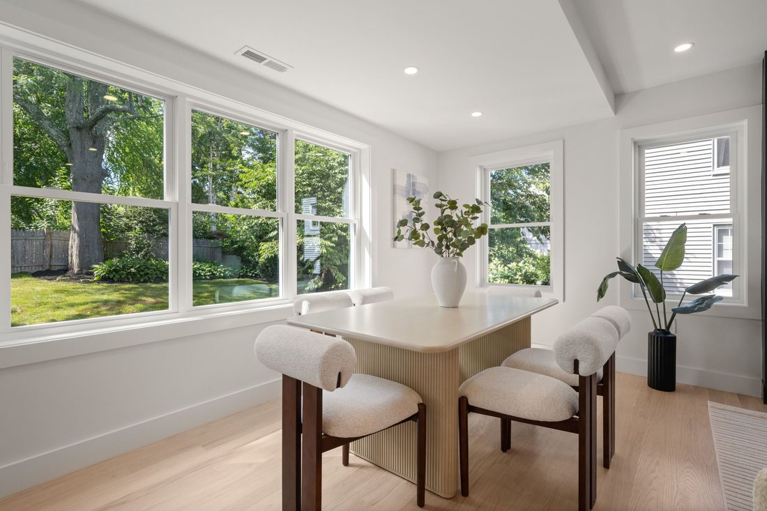 Condo in Arlington, Massachusetts, United States 5 - 18289541