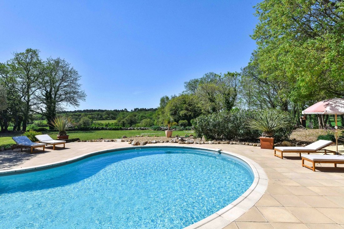 Estate in Uzès, Occitania, France 1 - 18251301