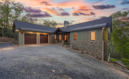 House in Newland, North Carolina, United States 1