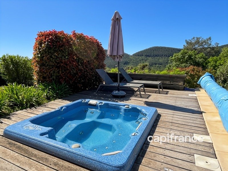 Villa in Bagnols-en-Forêt, Provence-Alpes-Côte d'Azur, France 2 - 17619578
