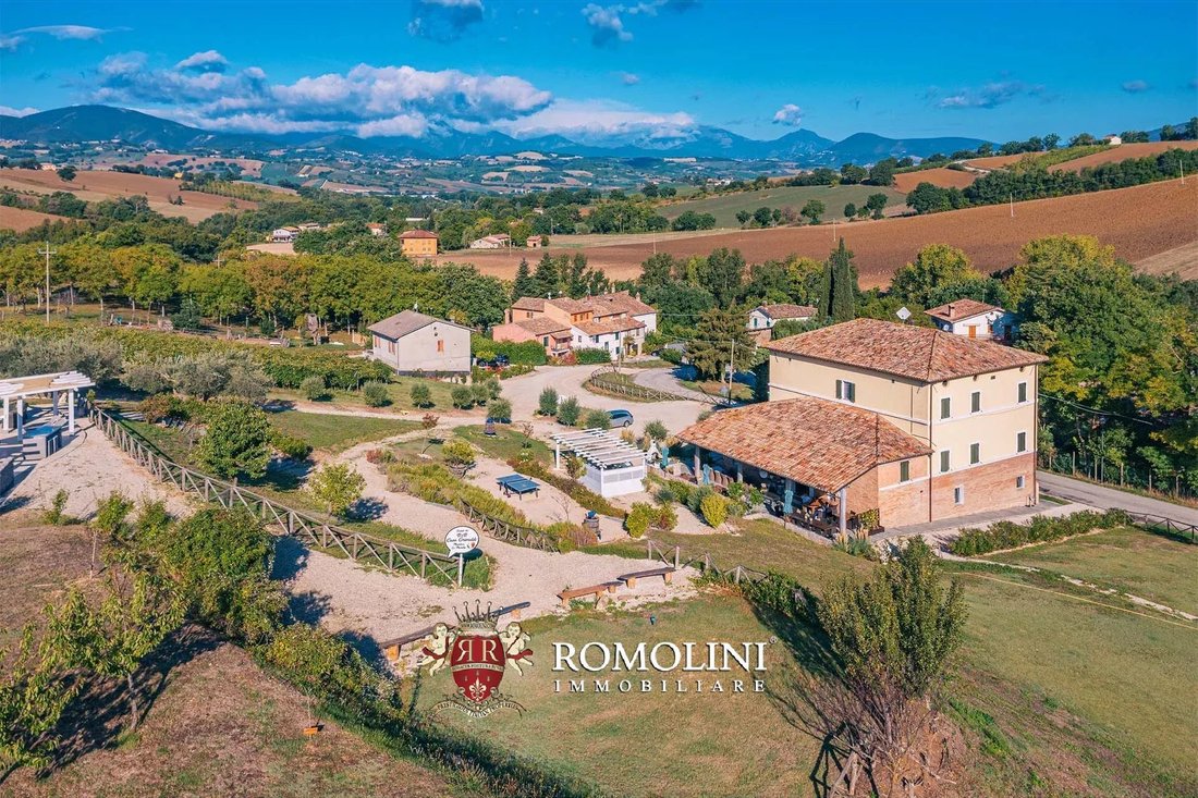 Villa in Historic Center, Macerata, Marche 1 - 16771526