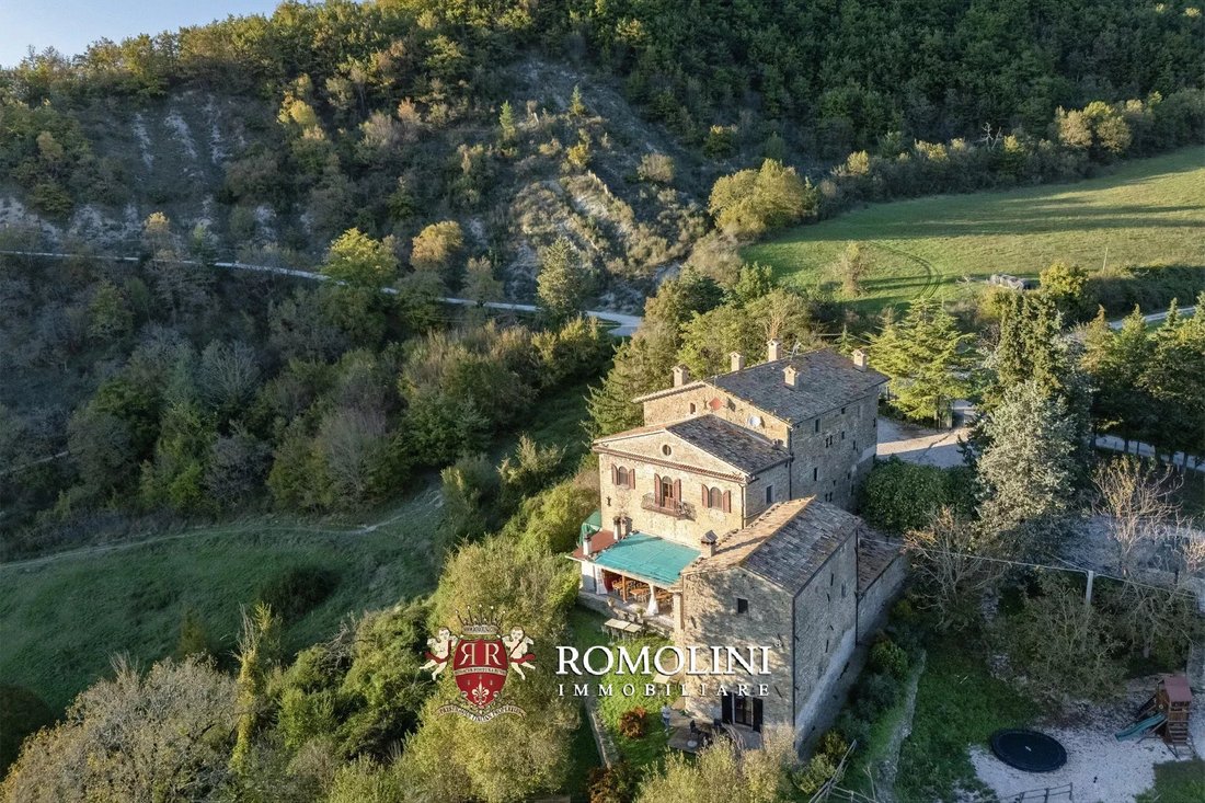 House in Pietralunga, Umbria, Italy 3 - 15665293