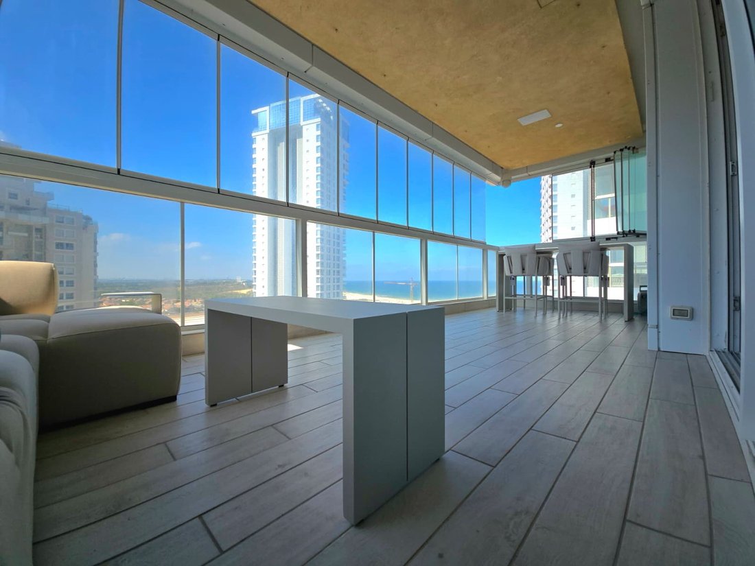 Penthouse in Netanya, Center District, Israel 2 - 17957851