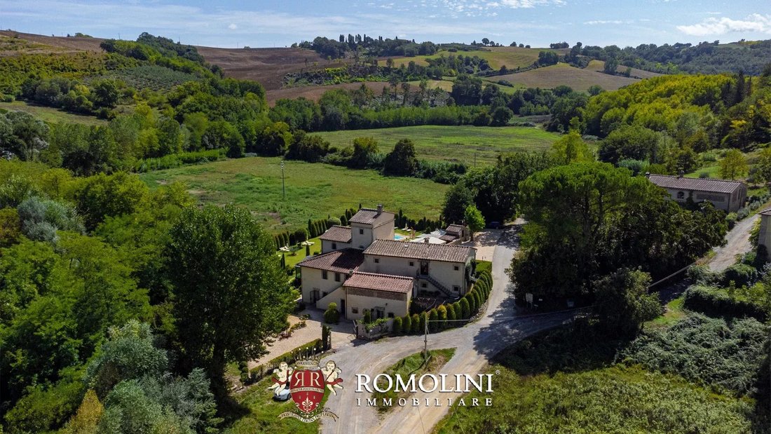 Villa in San Gimignano, Tuscany, Italy 3 - 15665176