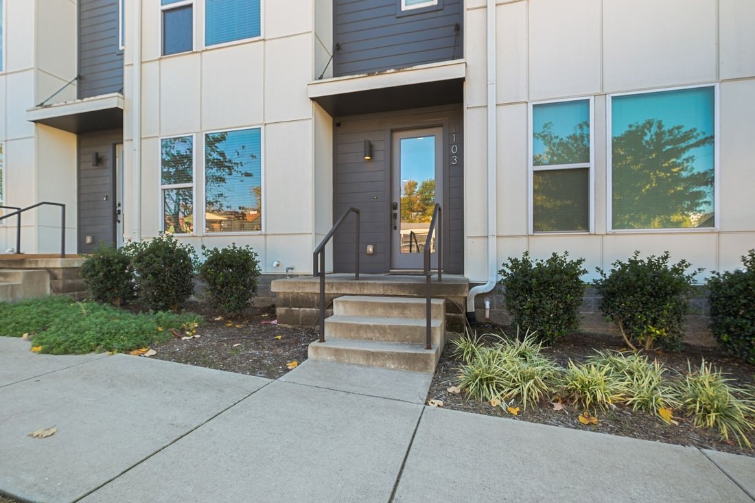 Co Op in Nashville, Tennessee, United States 2 - 18280609