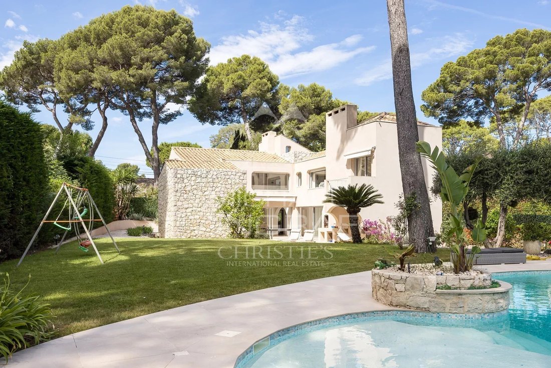 Villa in Antibes, Provence-Alpes-Côte d'Azur, France 1 - 18289530