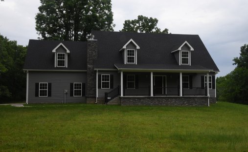 House in Erin, Tennessee, United States 1