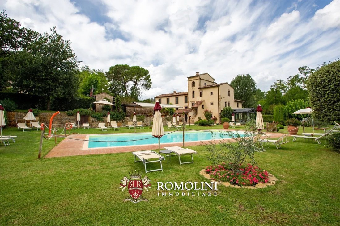 Villa in San Gimignano, Tuscany, Italy 4 - 15665176
